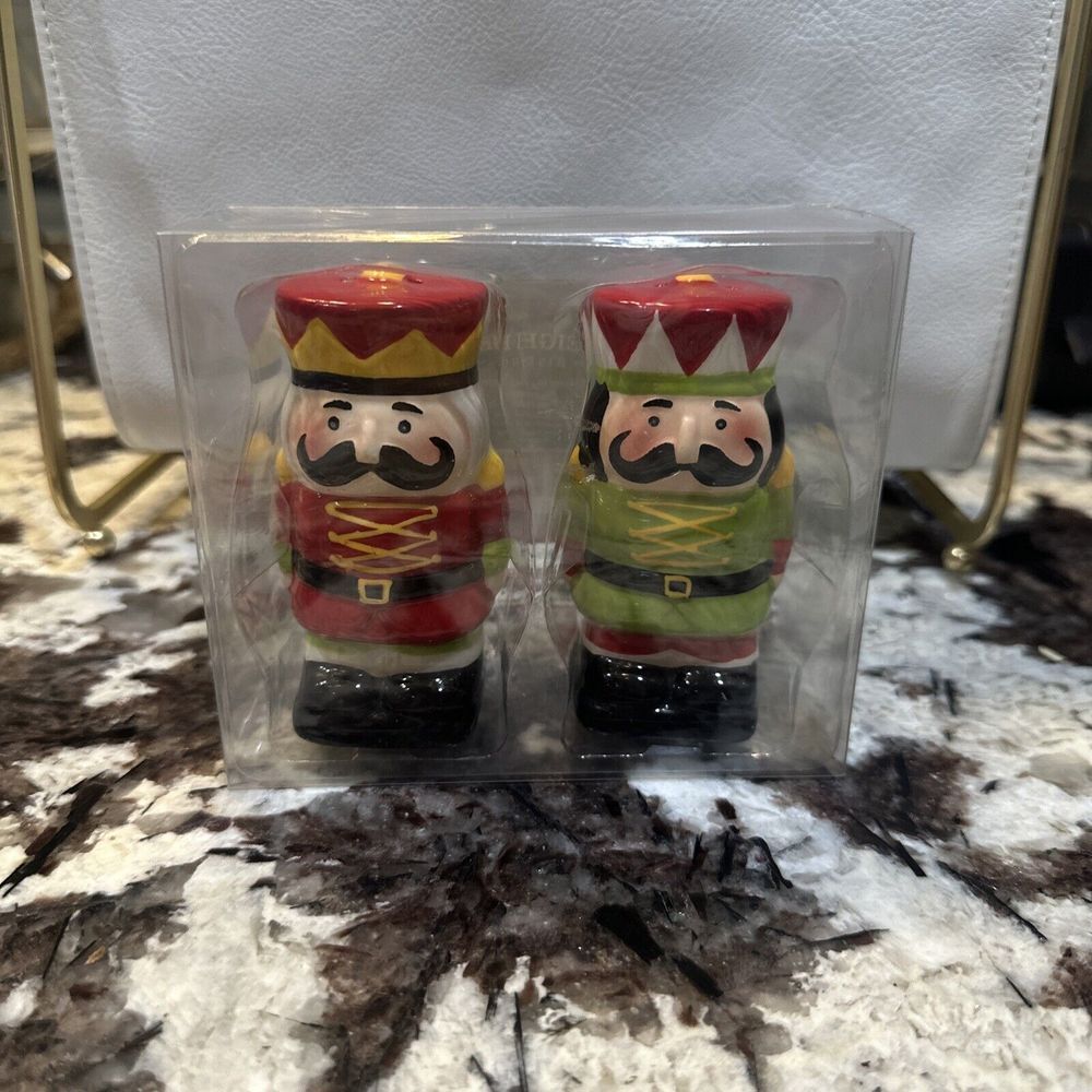 NEW SLEIGH BELL BISTRO NUTCRACKER 3.8" SALT AND PEPPER SHAKER SET
